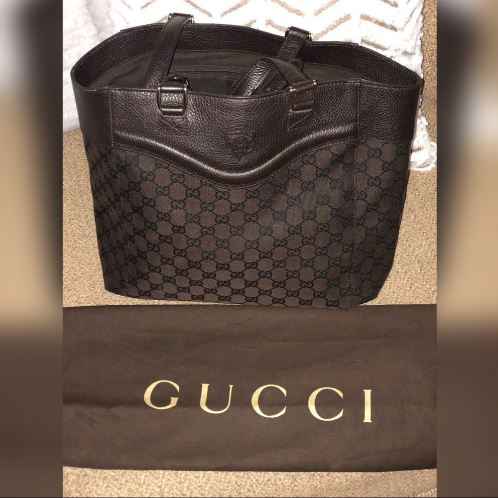 Authentic Gucci tote purse with dust bag